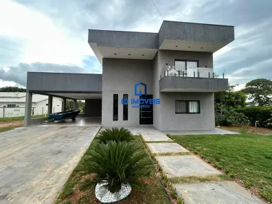 Sobrado com 5 Quartos para alugar, 300m² no , Hidrolândia