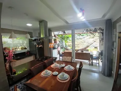 Casa com 2 Quartos à venda, 160m² no Sambaqui, Florianópolis