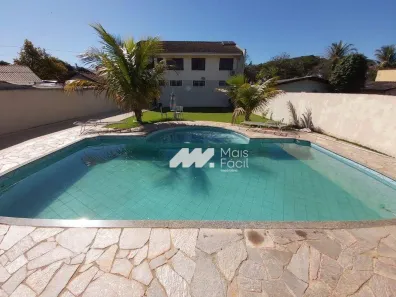 Casa com 3 Quartos para alugar, 120m² no Vila Christino, Maringá