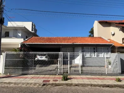 Casa com 4 Quartos à venda, 190m² no Santa Mônica, Florianópolis