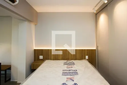 Kitnet com 1 Quarto à venda, 32m² no Jardim das Acácias, São Paulo