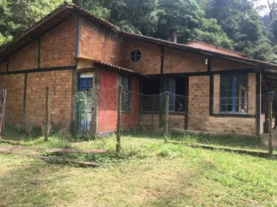 Casa de Condomínio com 1 Quarto à venda, 300m² no Quarteirão Brasileiro, Petrópolis