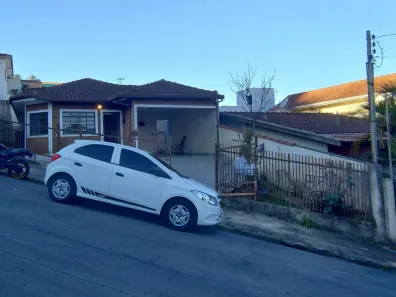 Casa com 3 Quartos à venda, 136m² no Vila Caio Junqueira, Poços de Caldas