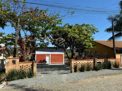 Casa com 5 Quartos à venda, 130m² no Armação, Penha