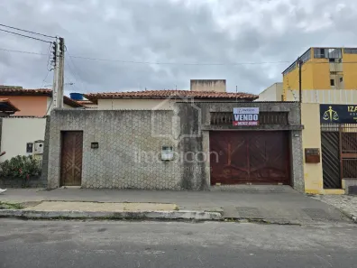Casa com 4 Quartos à venda, 237m² no Centro, Vitória da Conquista
