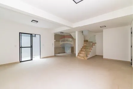 Sobrado com 3 Quartos à venda, 106m² no Uberaba, Curitiba