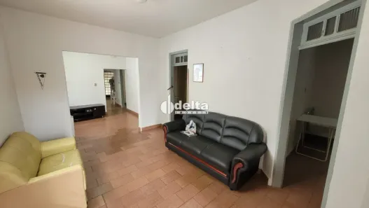 Casa com 3 Quartos à venda, 136m² no Centro, Uberlândia