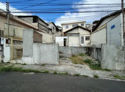 Casa com 4 Quartos à venda, 240m² no Centro, Poços de Caldas