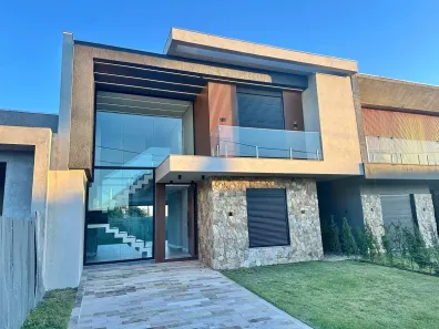 Casa de Condomínio com 4 Quartos à venda, 199m² no Remanso, Xangri-Lá