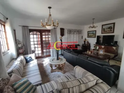 Sobrado com 4 Quartos à venda, 360m² no Centro, Atibaia