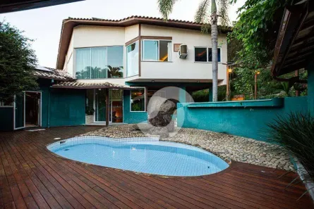 Casa de Condomínio com 3 Quartos à venda, 300m² no Piratininga, Niterói