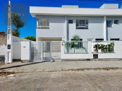 Casa com 3 Quartos à venda, 150m² no Carianos, Florianópolis