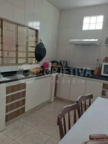 Casa com 3 Quartos à venda, 182m² no Luizote de Freitas, Uberlândia