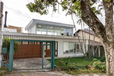 Casa com 3 Quartos à venda, 353m² no Chácara das Pedras, Porto Alegre