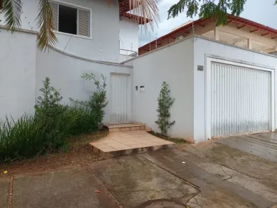 Casa com 3 Quartos à venda, 250m² no Nova Suiça, Goiânia