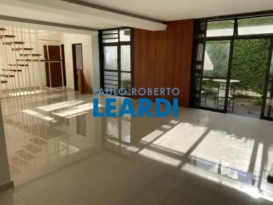 Sobrado com 4 Quartos para alugar, 300m² no Morumbi, São Paulo