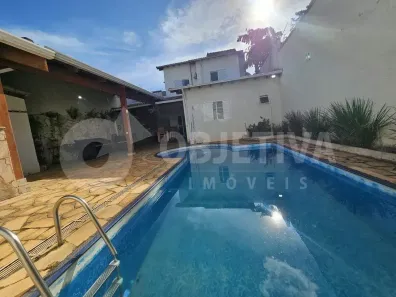 Casa com 4 Quartos para alugar, 360m² no Jardim Karaíba, Uberlândia