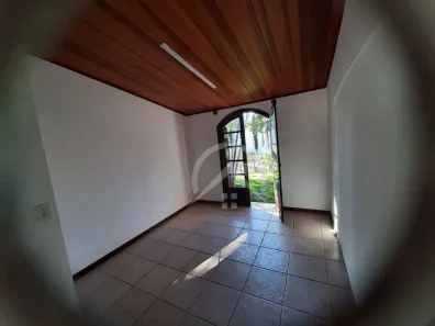 Imóvel Comercial com 3 Quartos para venda ou aluguel, 305m² no Vila Santista, Atibaia