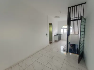 Casa com 1 Quarto para alugar, 31m² no Tirol (Barreiro), Belo Horizonte