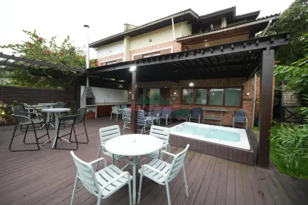 Casa de Condomínio com 5 Quartos à venda, 260m² no Zona Rural, Guaramiranga