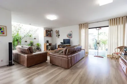 Casa com 3 Quartos à venda, 220m² no Campo Belo, São Paulo