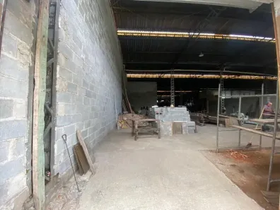 Ponto Comercial para alugar, 180m² no Aterrado, Volta Redonda
