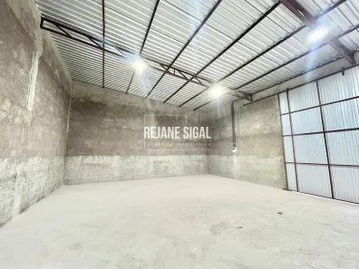 Galpão/Depósito/Armazém à venda, 180m² no Três Vendas, Pelotas