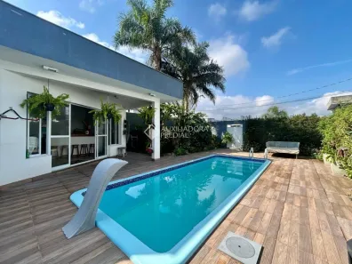 Casa com 4 Quartos para alugar, 400m² no Saco Grande, Florianópolis