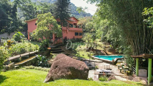 Casa com 4 Quartos à venda, 450m² no Centro, Guapimirim