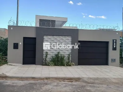 Casa com 3 Quartos à venda, 180m² no Ibituruna, Montes Claros