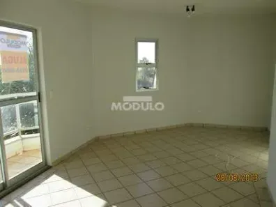 Apartamento com 3 Quartos para alugar, 109m² no Morada da Colina, Uberlândia