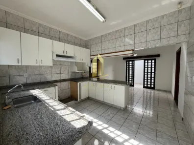 Casa com 3 Quartos à venda, 187m² no Estação, Franca
