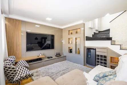Casa com 3 Quartos à venda, 203m² no Orleans, Curitiba