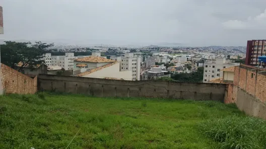 Lote/Terreno à venda, 360m² no Jardim Marrocos, Contagem