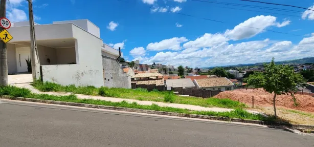 Lote/Terreno à venda, 300m² no Residencial Vivenda das Pitangueiras, Valinhos