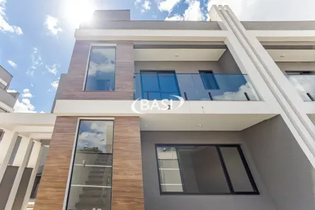 Sobrado com 3 Quartos à venda, 136m² no Tingui, Curitiba