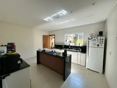 Casa com 4 Quartos à venda, 200m² no Jardim América, Goiânia
