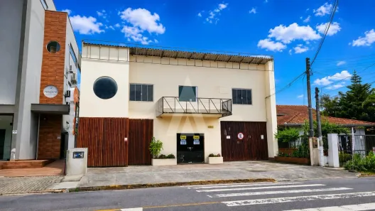 Casa com 5 Quartos para alugar, 100m² no Saguaçu, Joinville