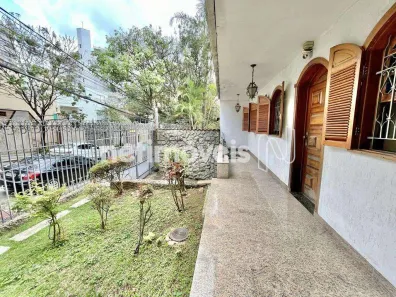 Casa com 5 Quartos à venda, 230m² no Santo Antônio, Belo Horizonte