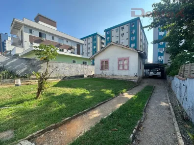 Lote/Terreno à venda, 333m² no Barreiros, São José
