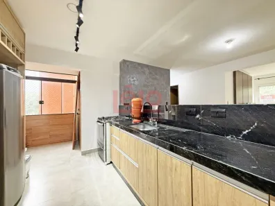 Apartamento com 3 Quartos para alugar, 75m² no Zona 07, Maringá