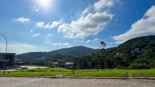 Lote/Terreno à venda, 639m² no Itacorubi, Florianópolis