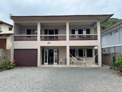 Sobrado com 5 Quartos à venda, 274m² no Praia da Enseada, São Francisco do Sul