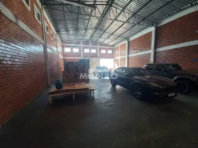 Galpão/Depósito/Armazém para alugar, 810m² no Tibery, Uberlândia