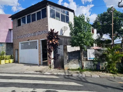 Sobrado com 3 Quartos à venda, 170m² no Jardim Maria Beatriz, Carapicuíba
