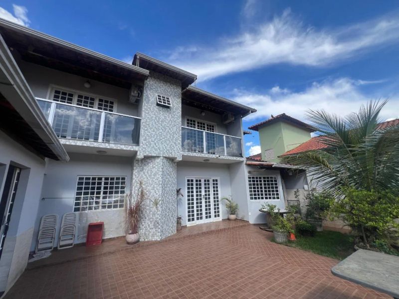 Casa com 4 quartos — Planalto, Belo Horizonte