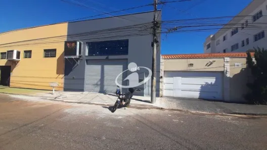Sala Comercial para alugar, 415m² no Santa Mônica, Uberlândia