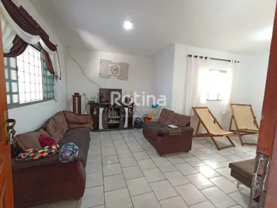 Casa com 2 Quartos à venda, 111m² no Cidade Jardim, Uberlândia