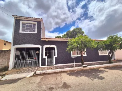 Casa com 3 Quartos à venda, 152m² no Vila Prado, Roseira