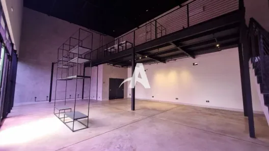 Sala Comercial para alugar, 209m² no Cidade Jardim, Uberlândia